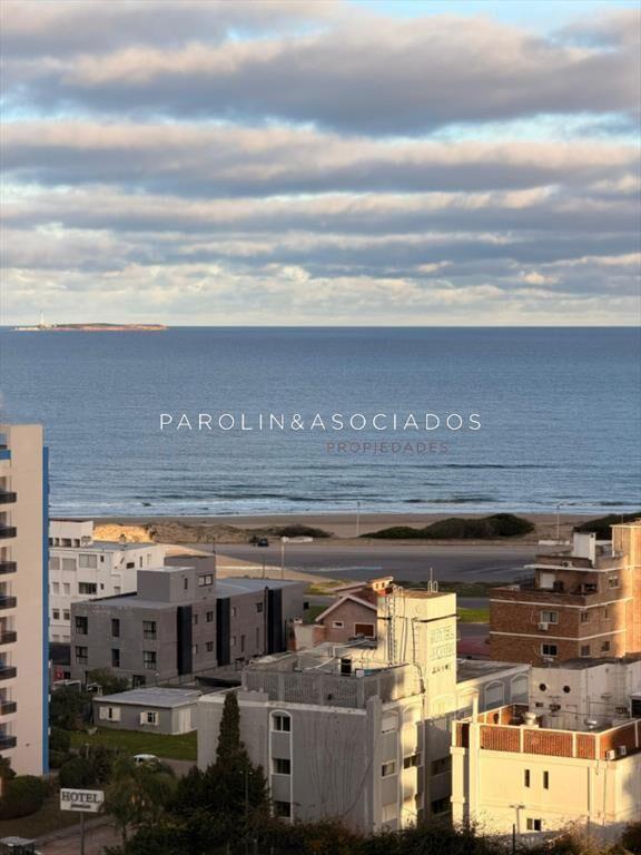 En venta apartamento de 2 dormitorios, con vista