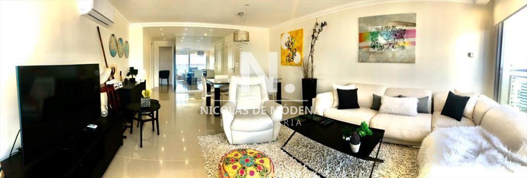 Apartamento en venta en Piso 14 Torre Imperiale con Vista