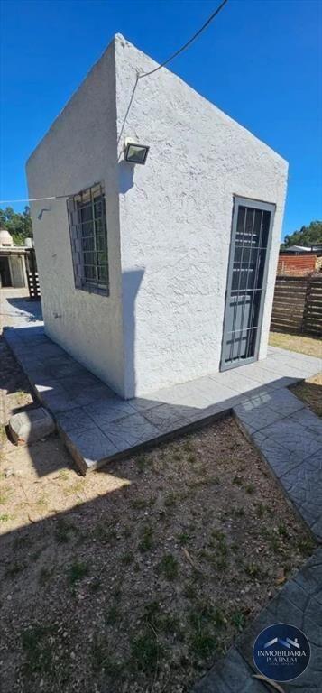 Venta dos casas mismo padron, 3dormitorios, La Floresta.
