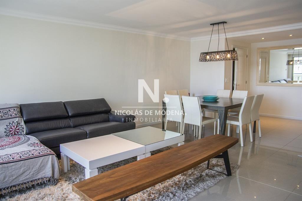 Venta Apartamento 3 dormitorios en torre de zona
