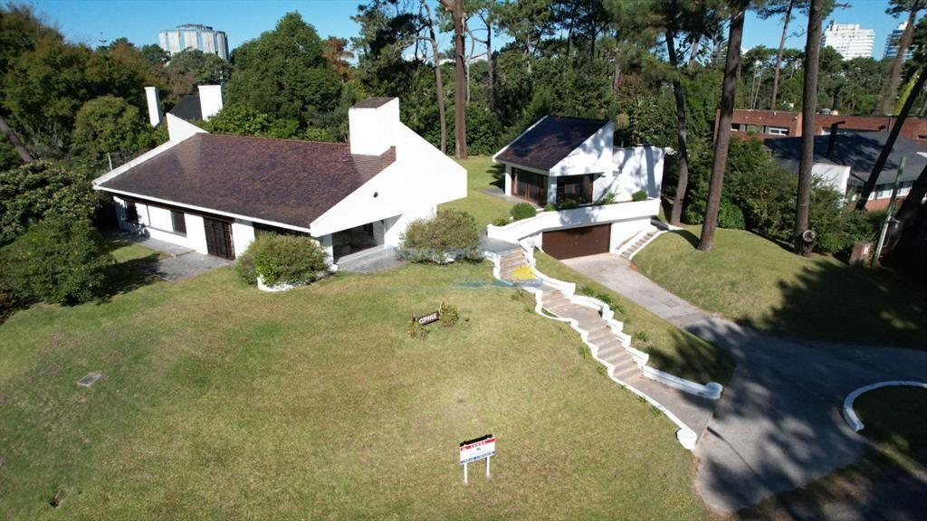 Casa en venta en Lugano, Punta del este, 3 y