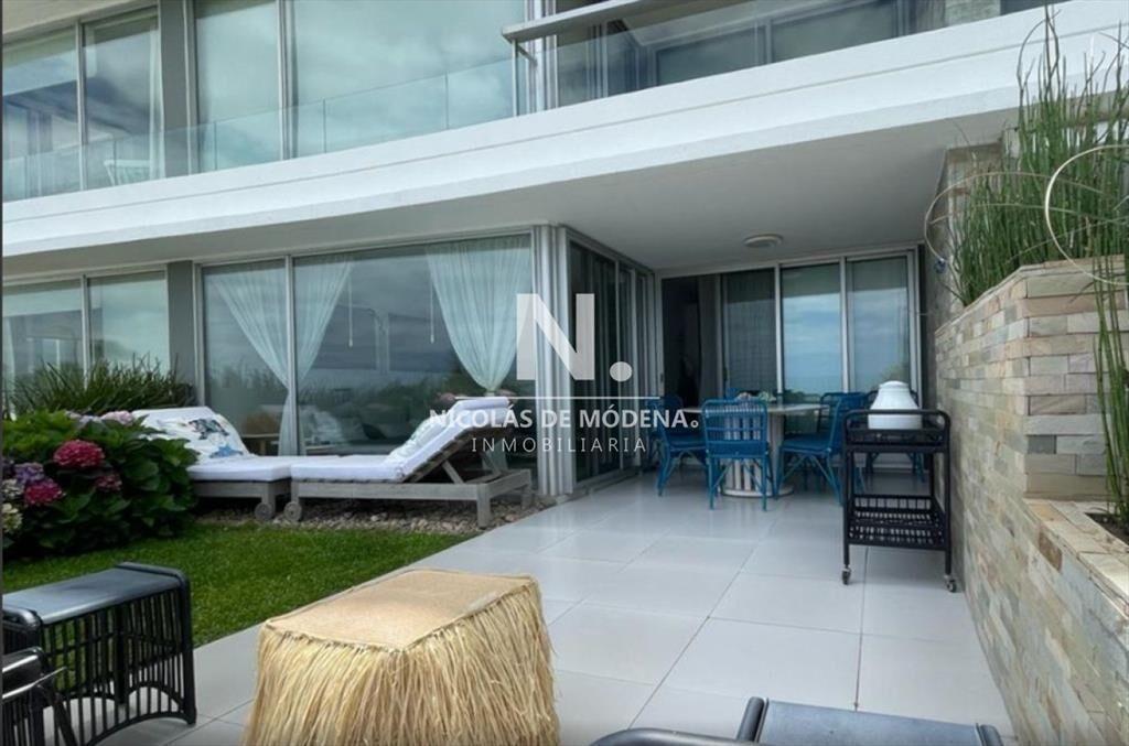 Vende magnífico apartamento en Mansa, Punta del