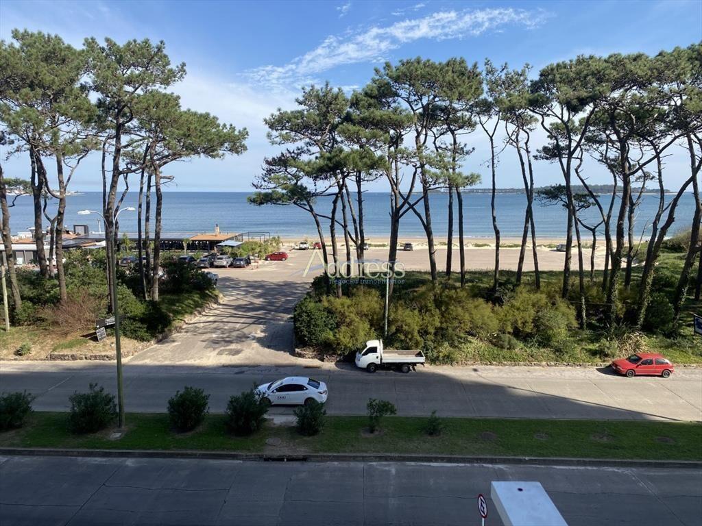 Apartamento en Mansa frente al mar - Punta del