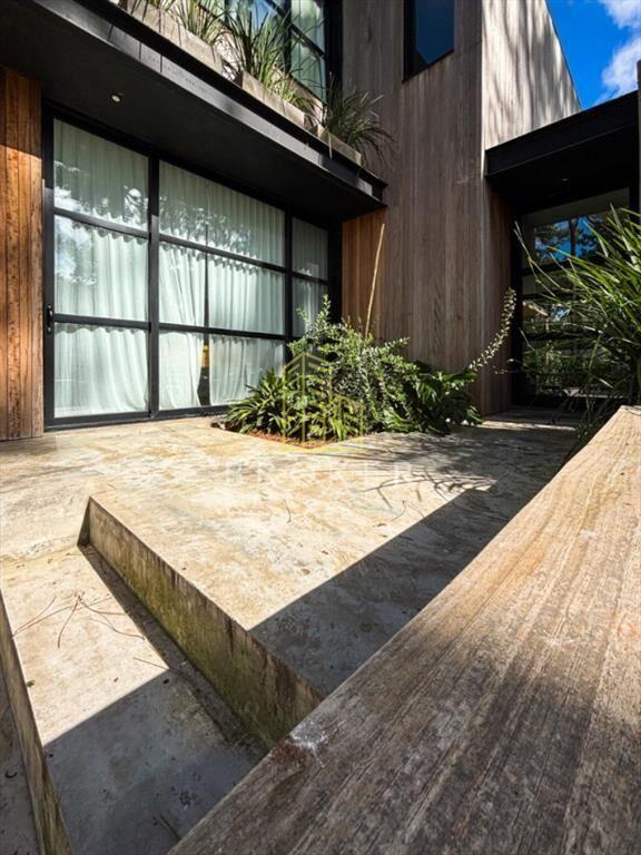 Alquiler de muy linda casa de diseño en Montoya