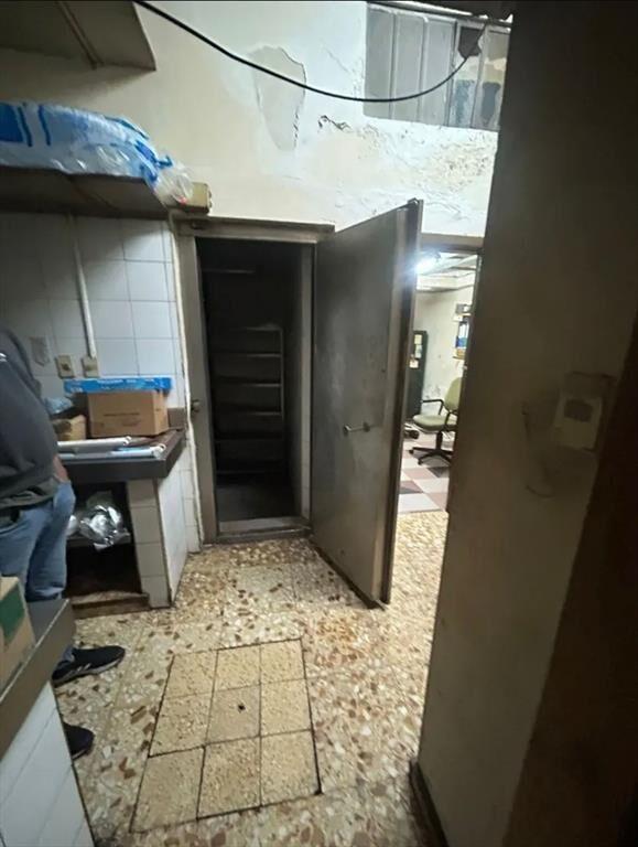VENTA AMPLIO LOCAL COMERCIAL PASO MOLINO
