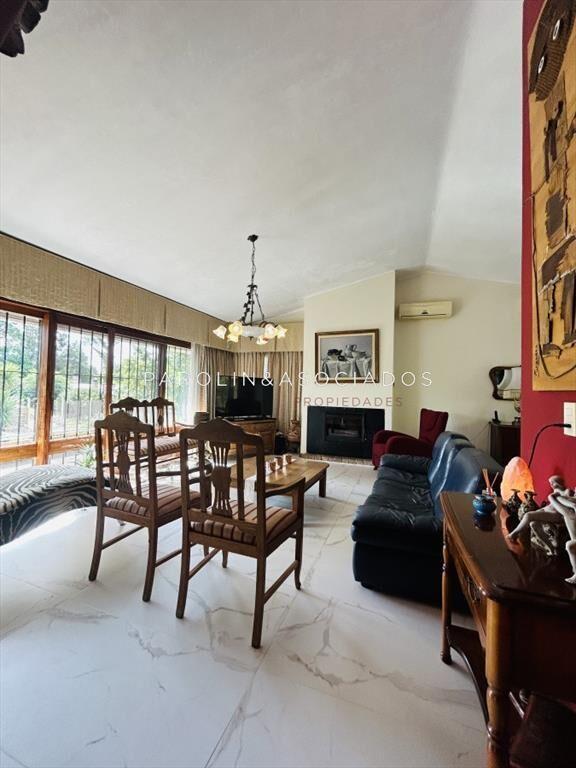 Casa en venta en zona residencial de Pinares, Punta del Est