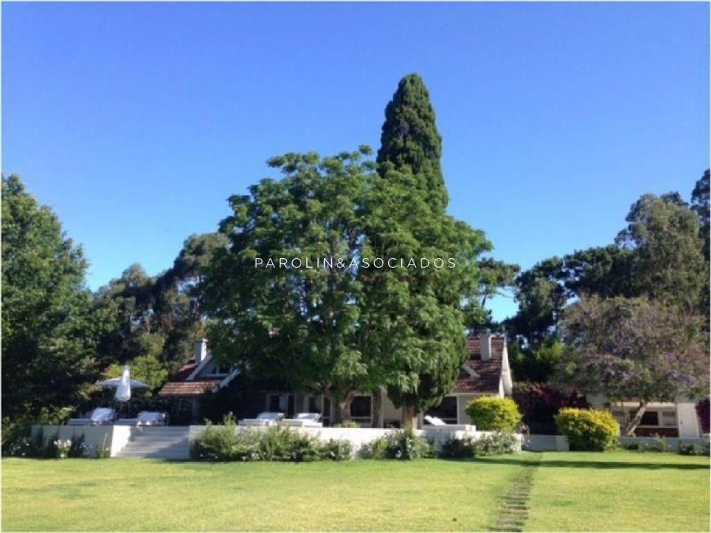 Casa en venta de 4 dormitorios en Golf, Punta del