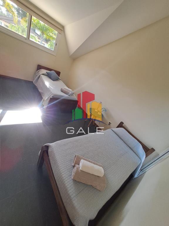 Espaciosa Casa en Barrio Privado de 6 dorm y en