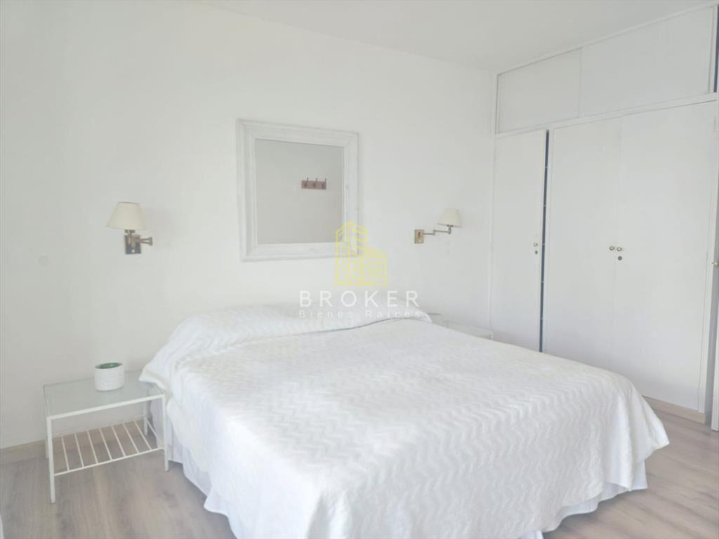 Cómodo apartamento con terraza en alquiler -
