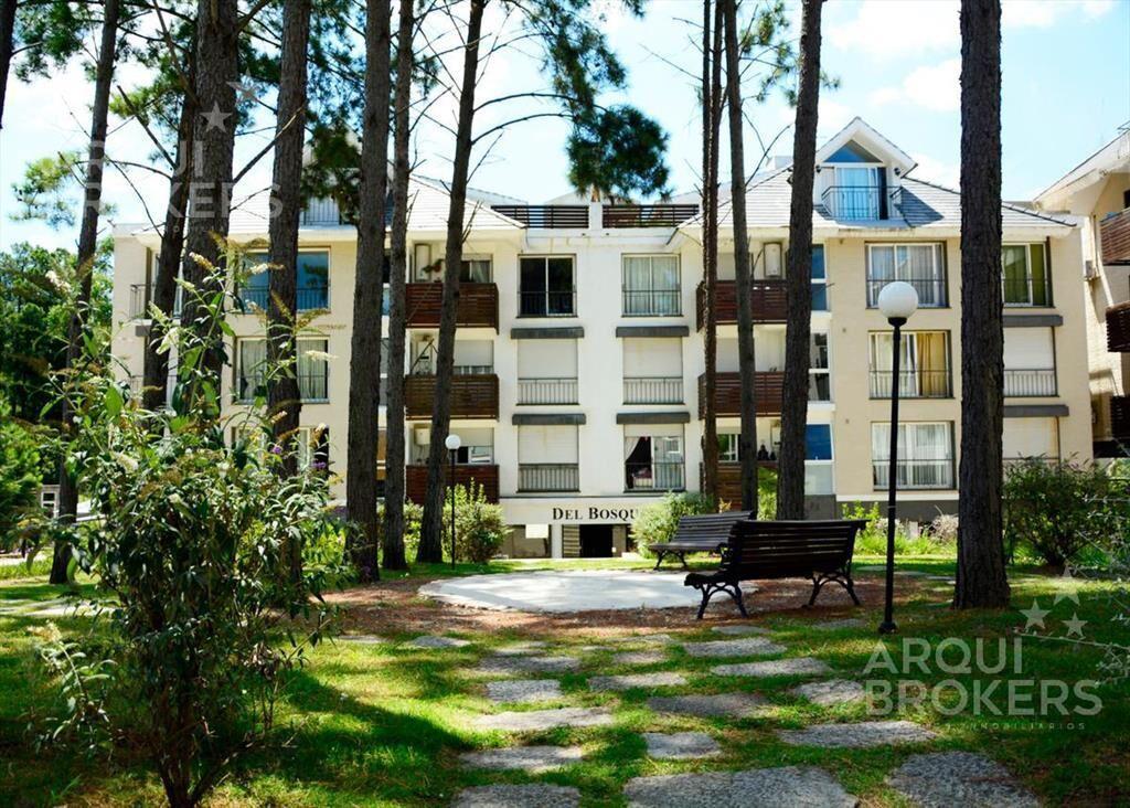 Apartamento de tres dormitorios en venta en Haras del Lago
