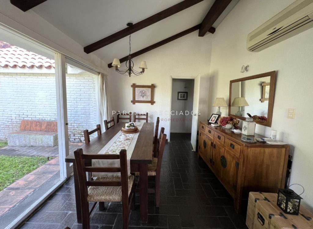 Casa en venta de 4 Dormitorios ubicada en Punta