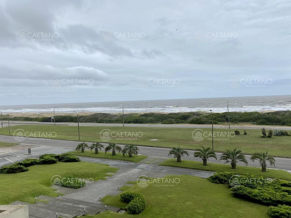Alquiler anual y temporal apartamento 3 dormitorios playa b
