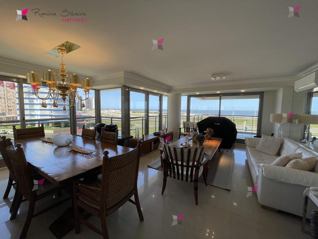 Apartamento en Brava, 3 dormitorios TORRE IMPERIALE