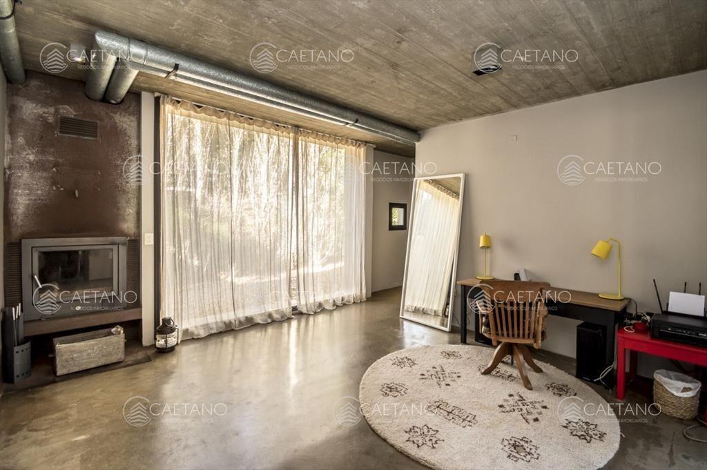 Excelente casa de estilo Minimalista en Barrio La
