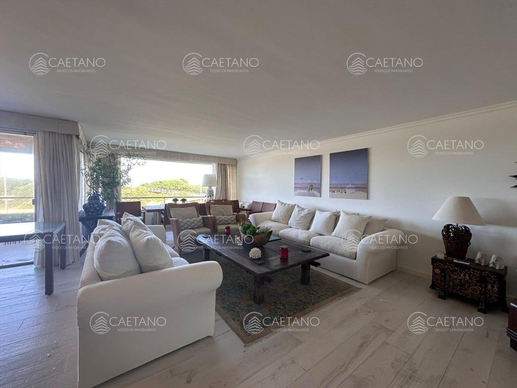 Se vende departamento de 4 dormitorios , Playa