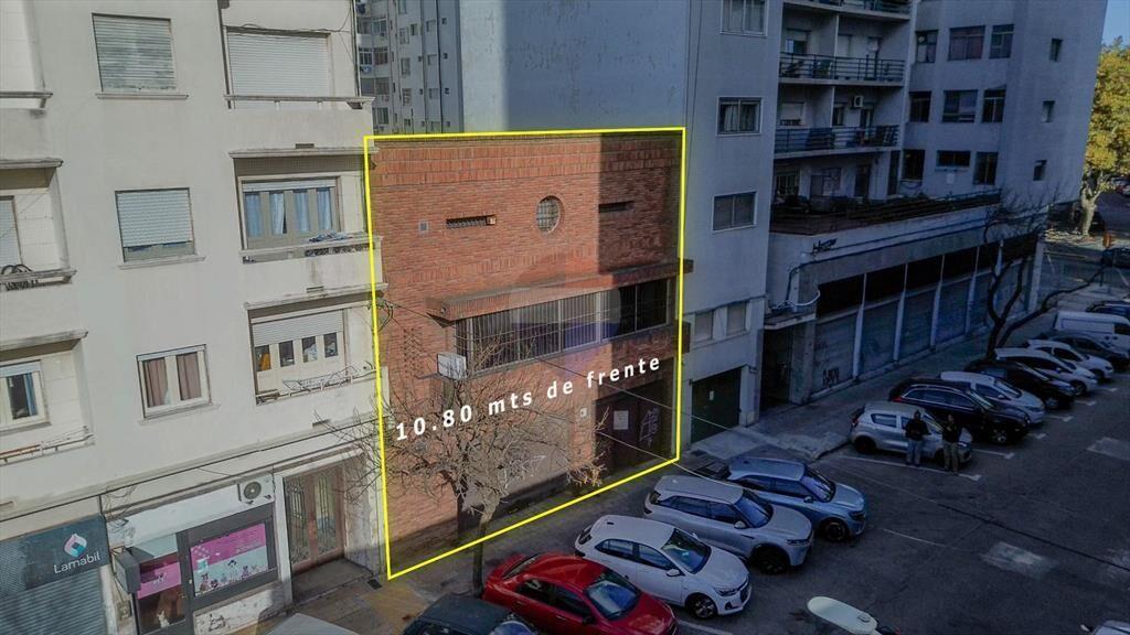 VENTA DE GRAN DEPÓSITO CON ENTRADA CAMION CENTRO