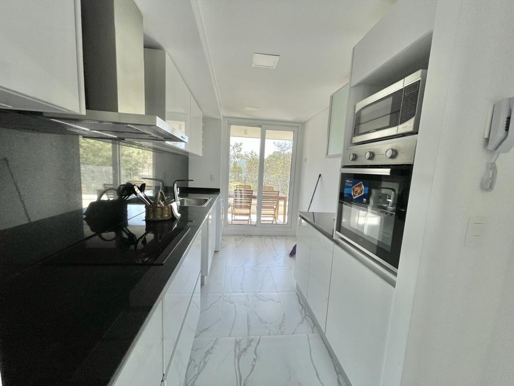 VENTA DE APARTAMENTO DE 3 SUITES FRENTE AL MAR EN