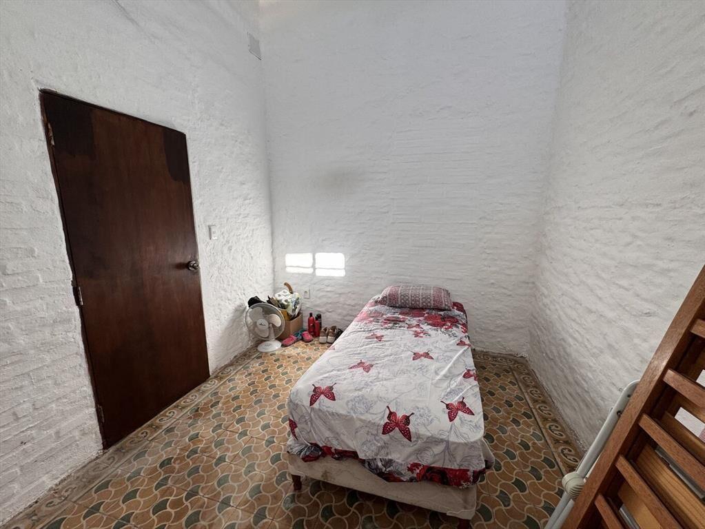 Excelente casa, solida construccion, my buenas comodiades.
