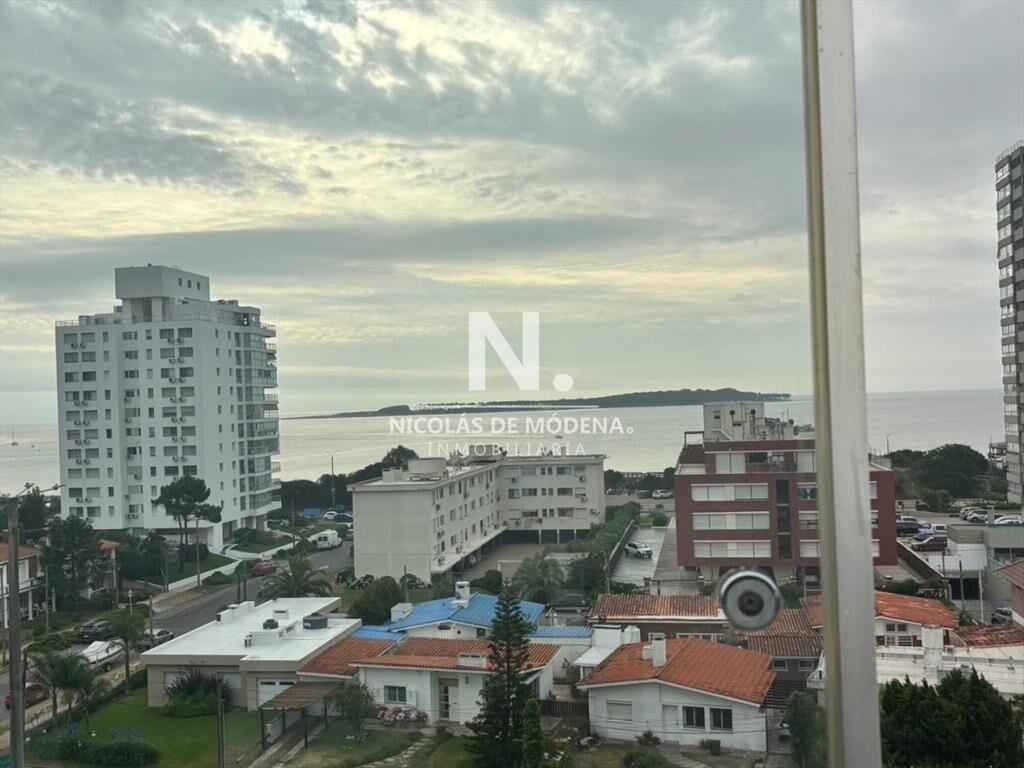 Departamento de 2 dormitorios en venta en Punta