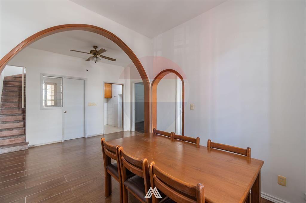 Venta casa 2 dorm la Blanqueada más escr y azotea