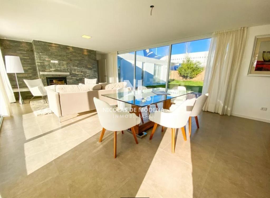 Casa de 3 dormitorios y 3 Baños en Barrio Punta