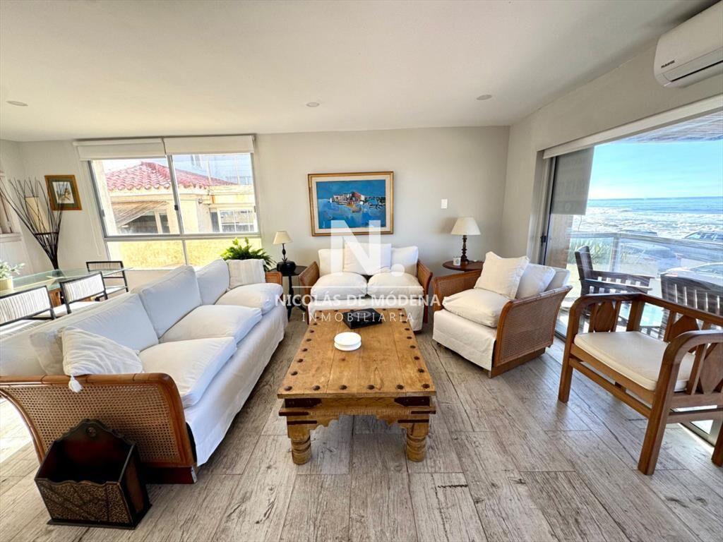 Excelente apartamento en península playa brava