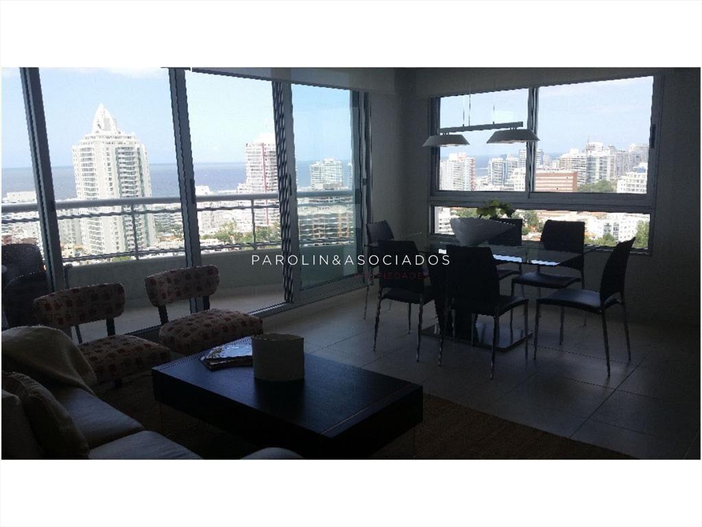 Apartamento en venta en Torre Ocean Drive, Punta