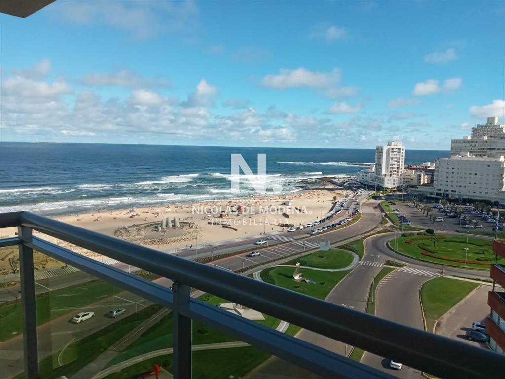 Hermoso Departamento en venta, en playa Brava.