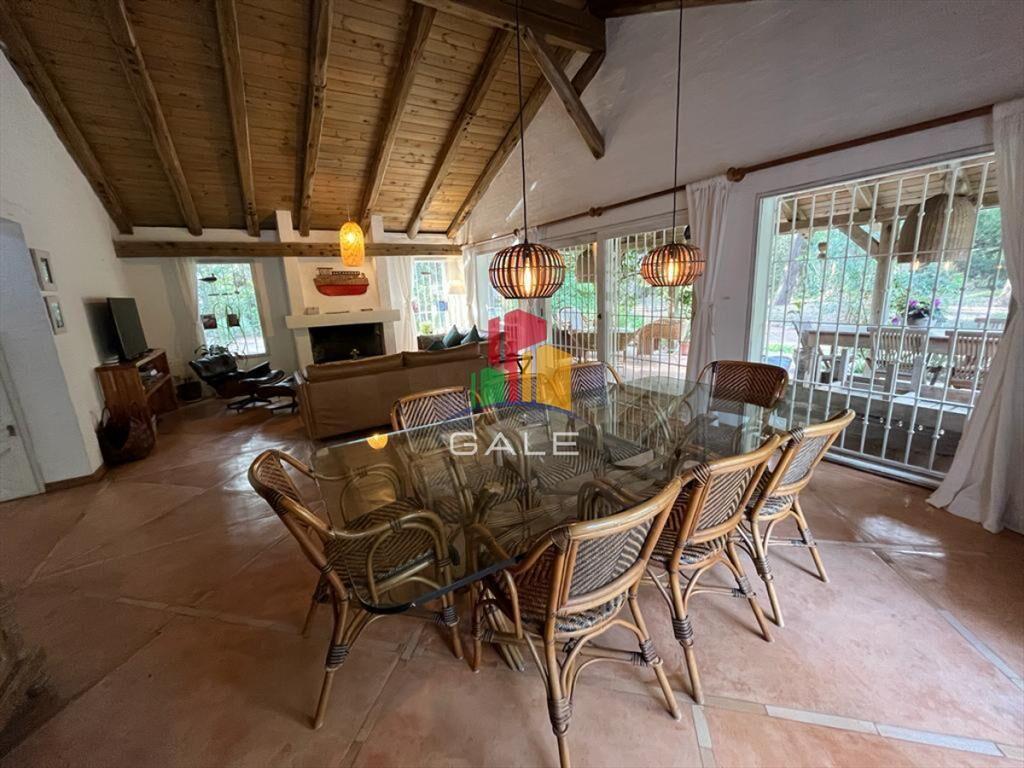 Vende casa de 4 dormitorios en Pinares, Punta del