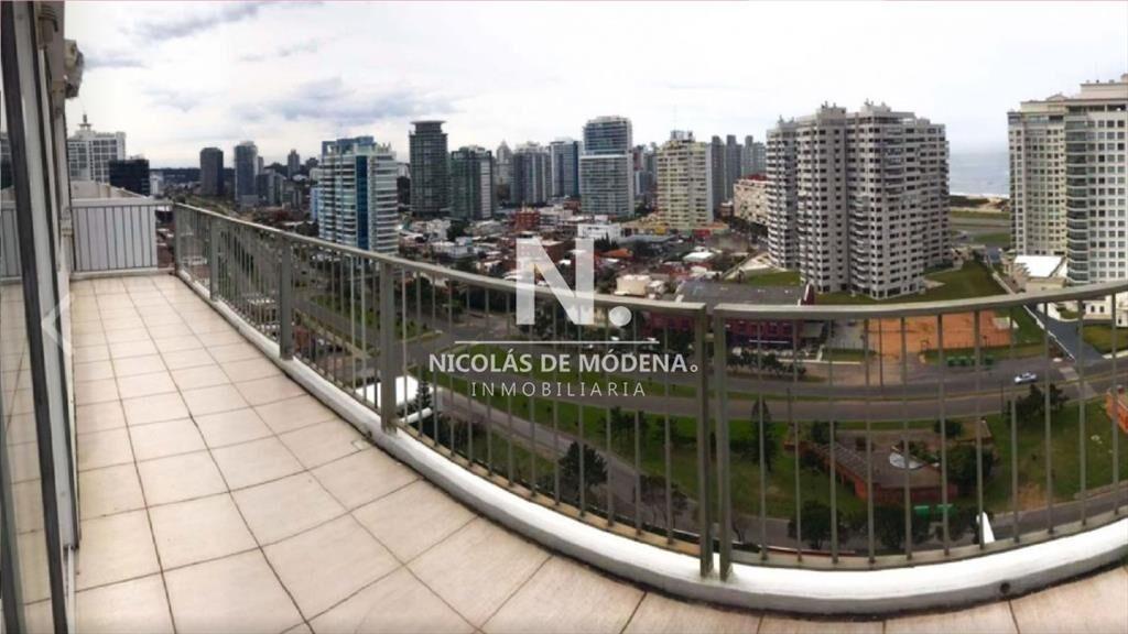 Venta Apartamento 4 dormitorios en zona Mansa al