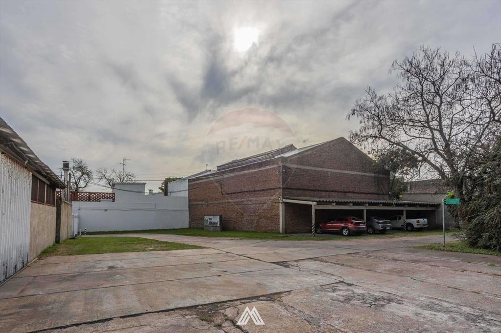 VENTA LOCAL, GRAN TERRENO, EN LA COMERCIAL