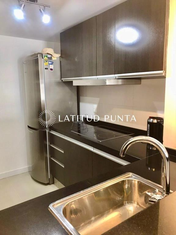 Apartamento 2 dormitorios y medio. Brava
