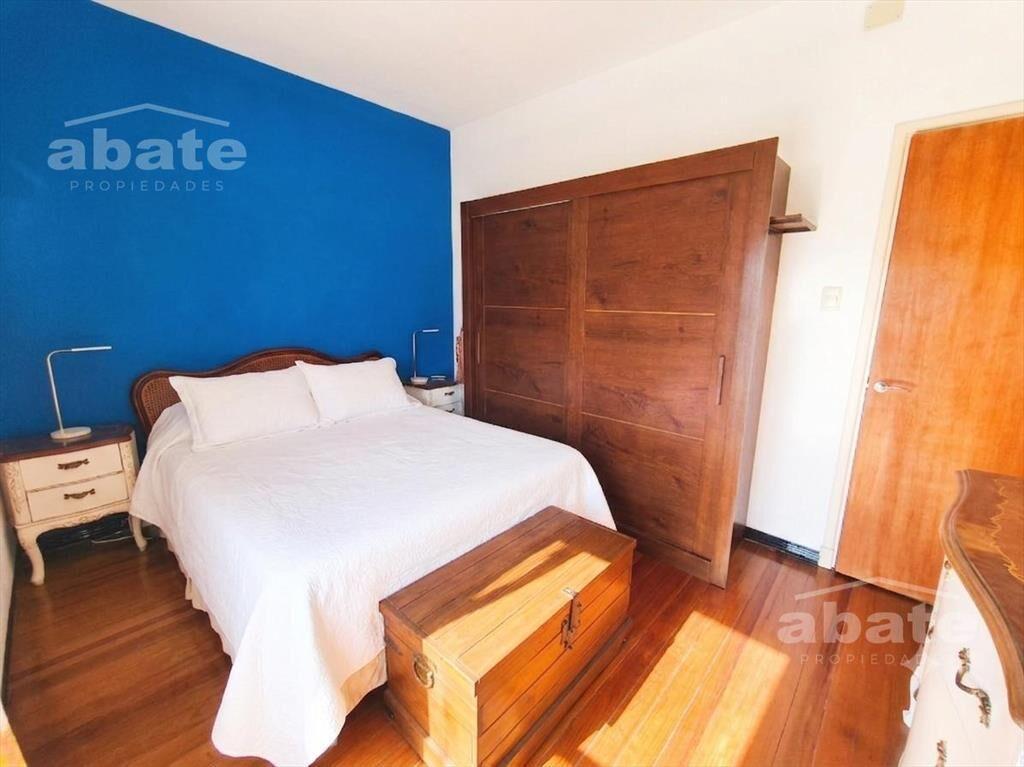 A pasos de la rambla, 1ero x Escalera, 1 dormitorio Balcón