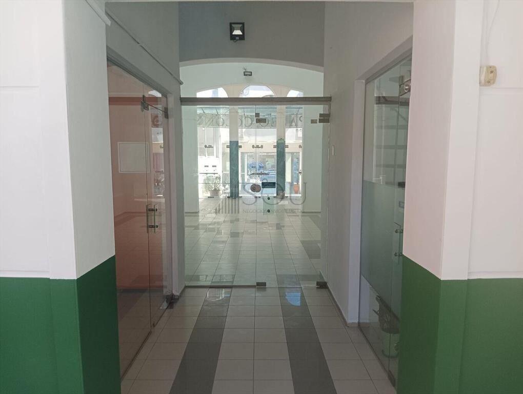 Se alquila gran local comercial en Colón