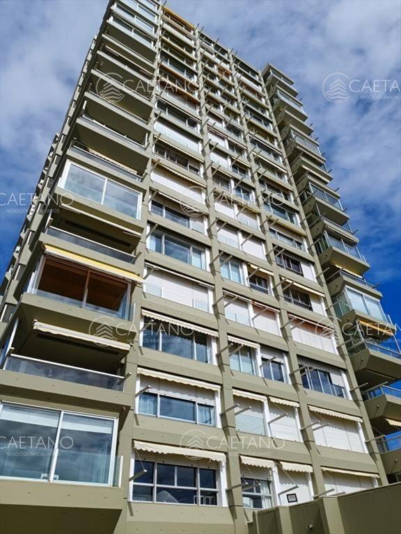Venta Apartamento 3 Dormitorios y Dependencia,