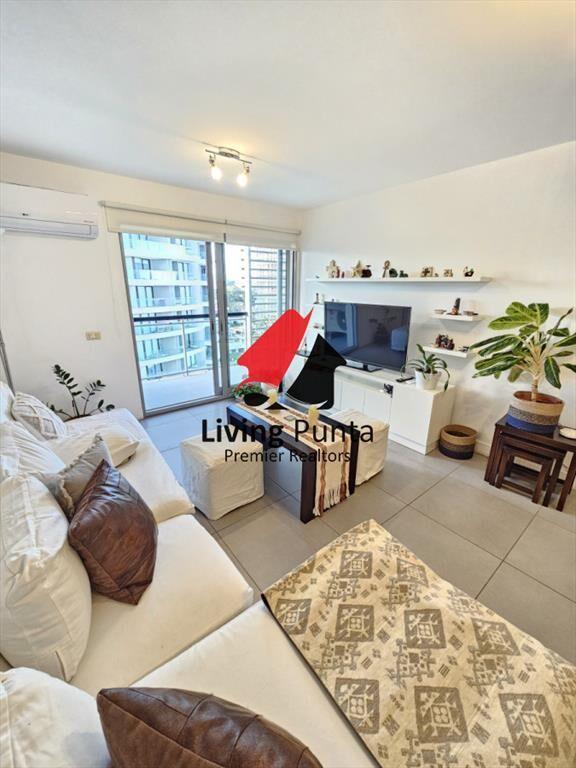 Hermoso apto en venta con parrillero propio