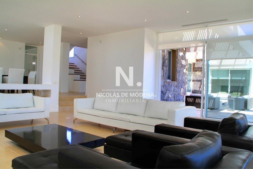 En venta y alquiler casa en Manantiales de 5