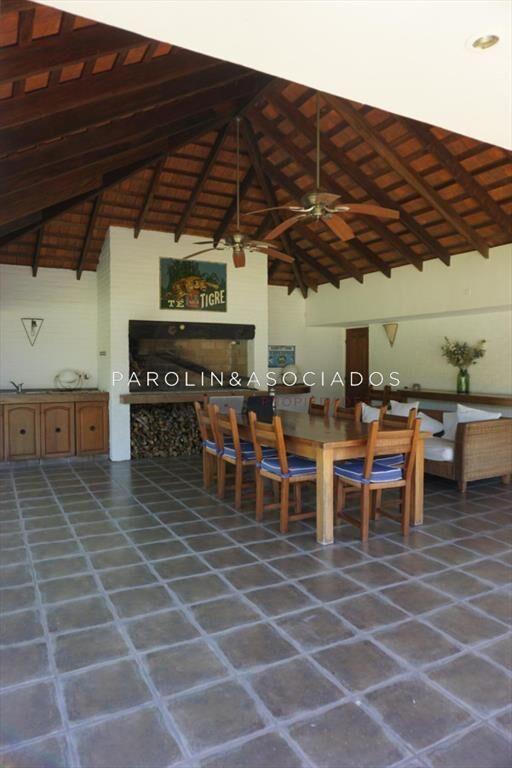 Casa en venta de gran residencia a pasos de la playa Brava