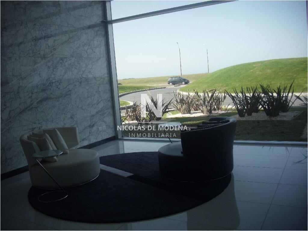Vende apartamento en Tiburon III, Playa Brava,
