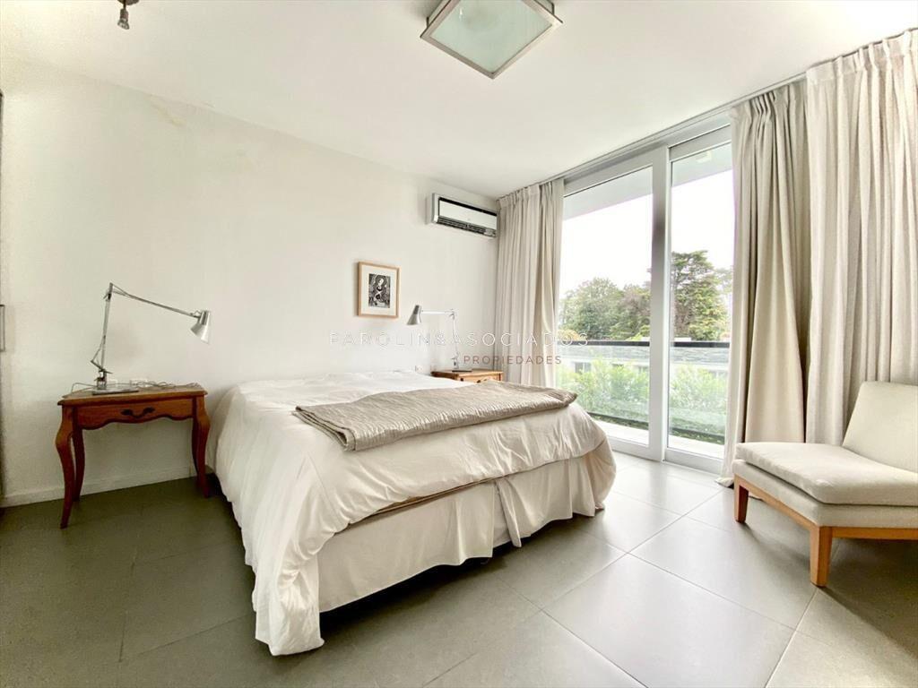 Casa en venta de 5 dormitorios en Mansa, Punta