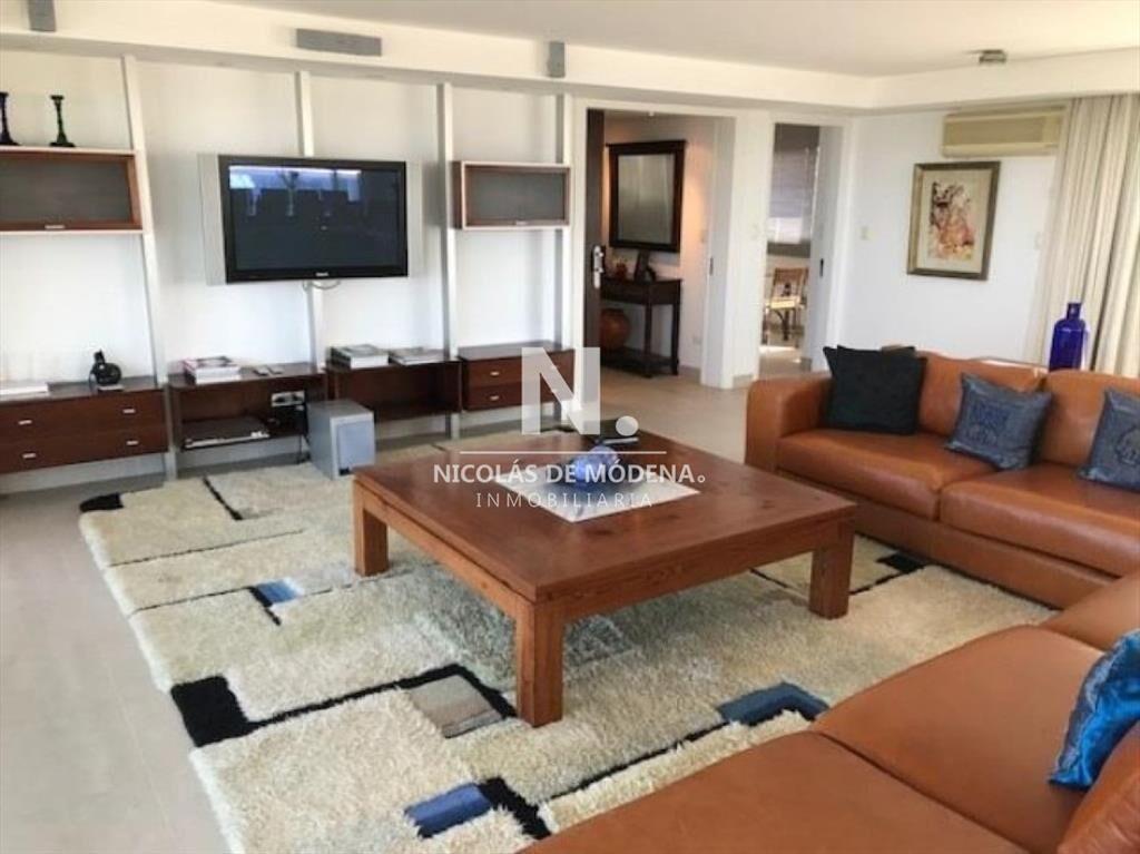 Hermoso departamento en venta con vista al mar.