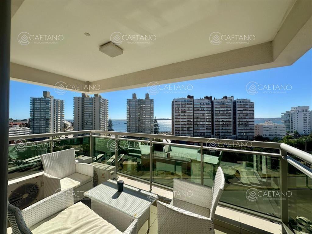 Excelente apartamento en venta en Punta del Este con vista