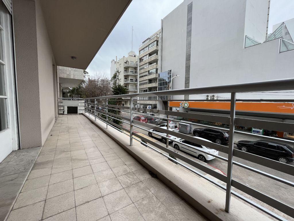 Venta apartamento 3 dormitorios en punta carretas