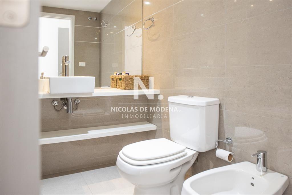 Vende apartamento en Alexander Boulevard de 2