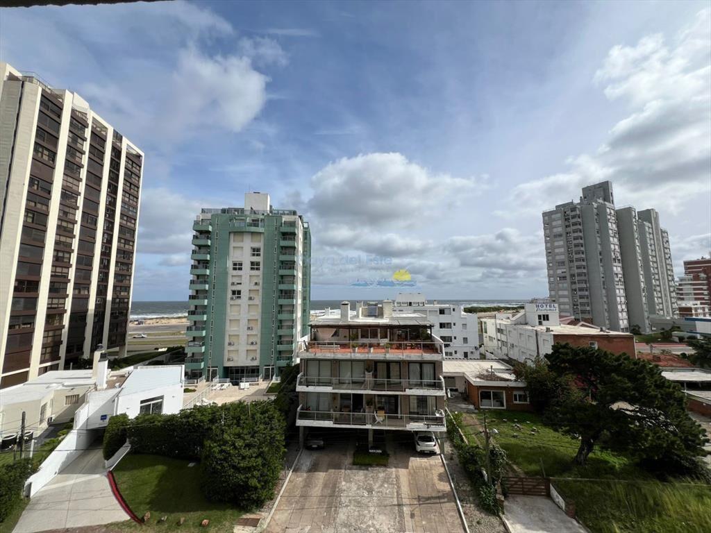 Apartamento en Venta de 2 dormitorios en Punta ,