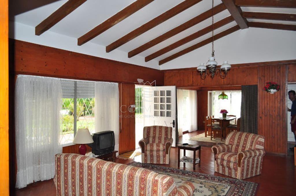 Casa ubicada en Cantegril con lindo terreno