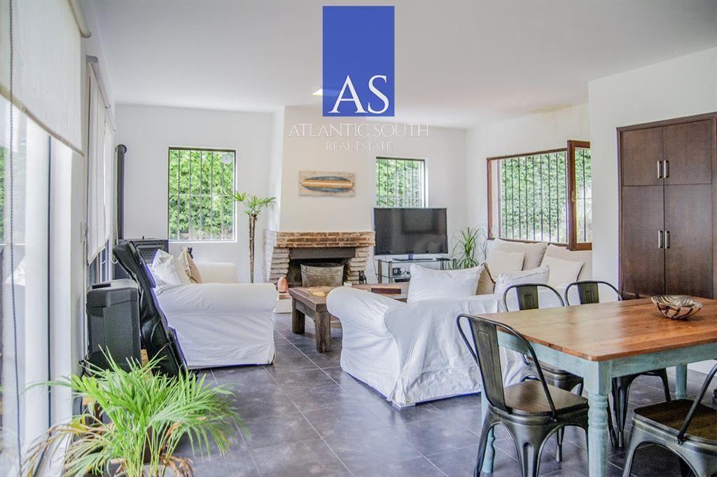Exclusiva Casa a 60 Metros del Mar en Playa Mansa | 5 Dormi