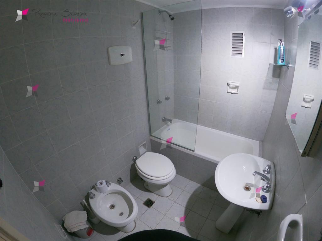 VENTA DE APARTAMENTO DE 2 DORMITORIOS EN EDIFICIO SOBRE ROO