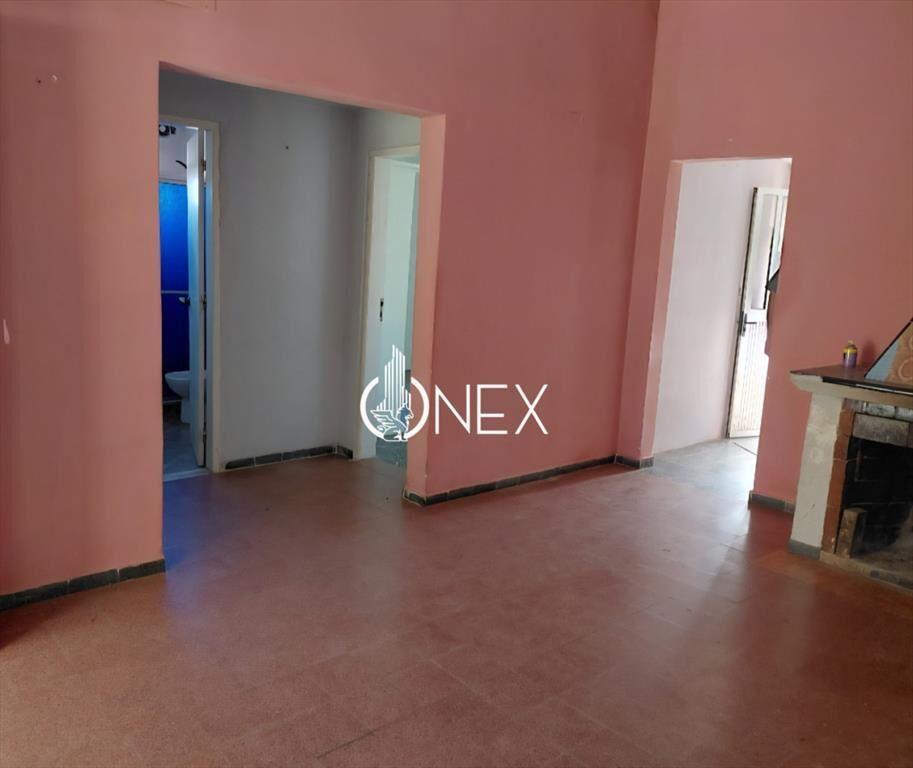 Venta de Casa de �poca y Galpón en Colonia
