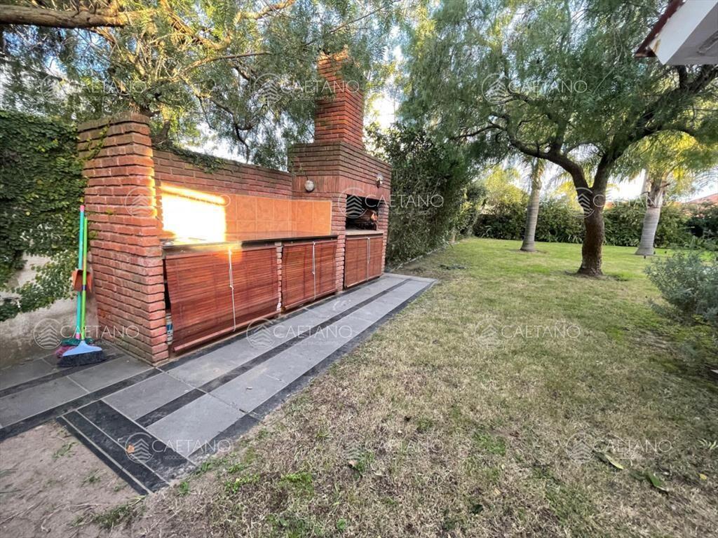 Hermosa casa a 100 metros de la playa.